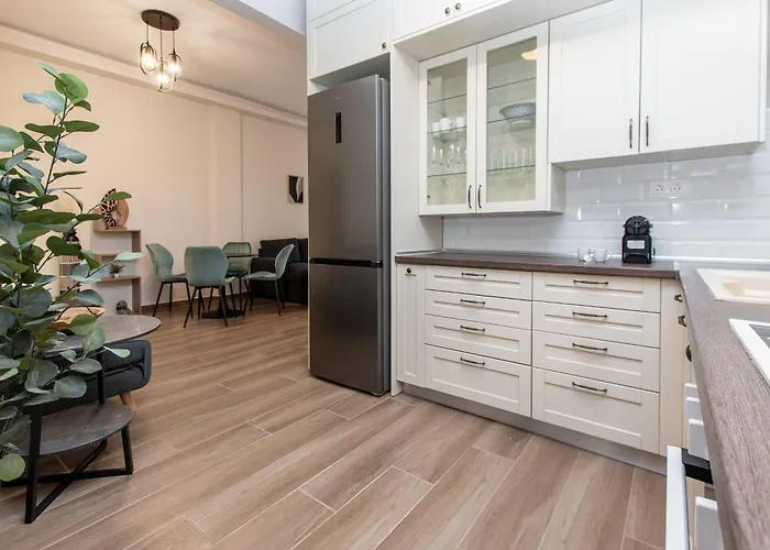 Mainavenue Living Aristotelous